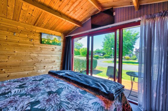Log Cabin bed